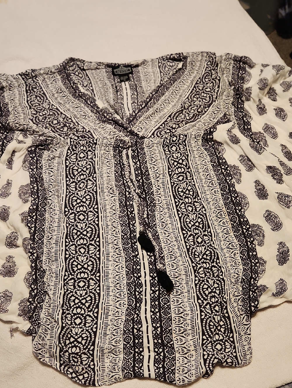 Angie Black & White Paisley-Striped Peasant Blouse